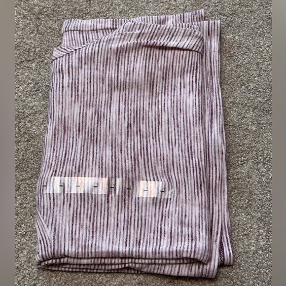 Women’s Loft V-neck t-shirt, size L, new with tags. - Picture 2 of 3